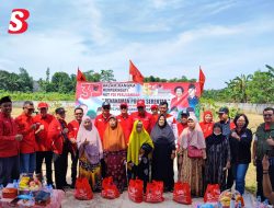 DPC PDI Perjuangan Kota Bekasi, Gelar Penanaman Pohon dan Bagikan Sembako ke Lansia